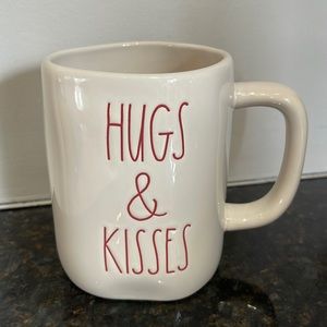 Rae Dunn - HUGS & KISSES - mug